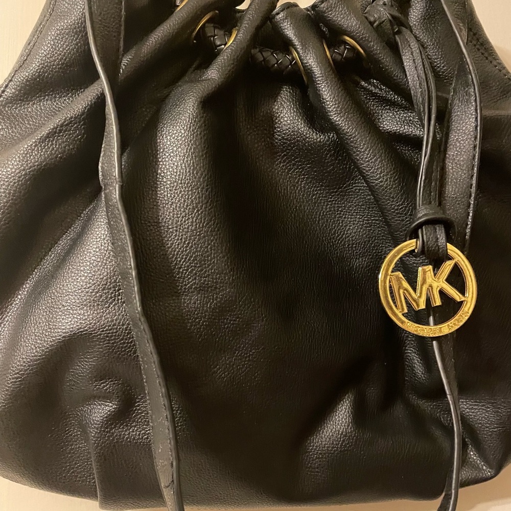 ❤️❤️Beautiful black inspired purse. Used once.❣️ - Picture 4 of 8